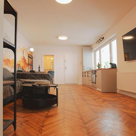 3 Min To Everything-Stylish-Modern-Old Fortress Braşov Esterno foto