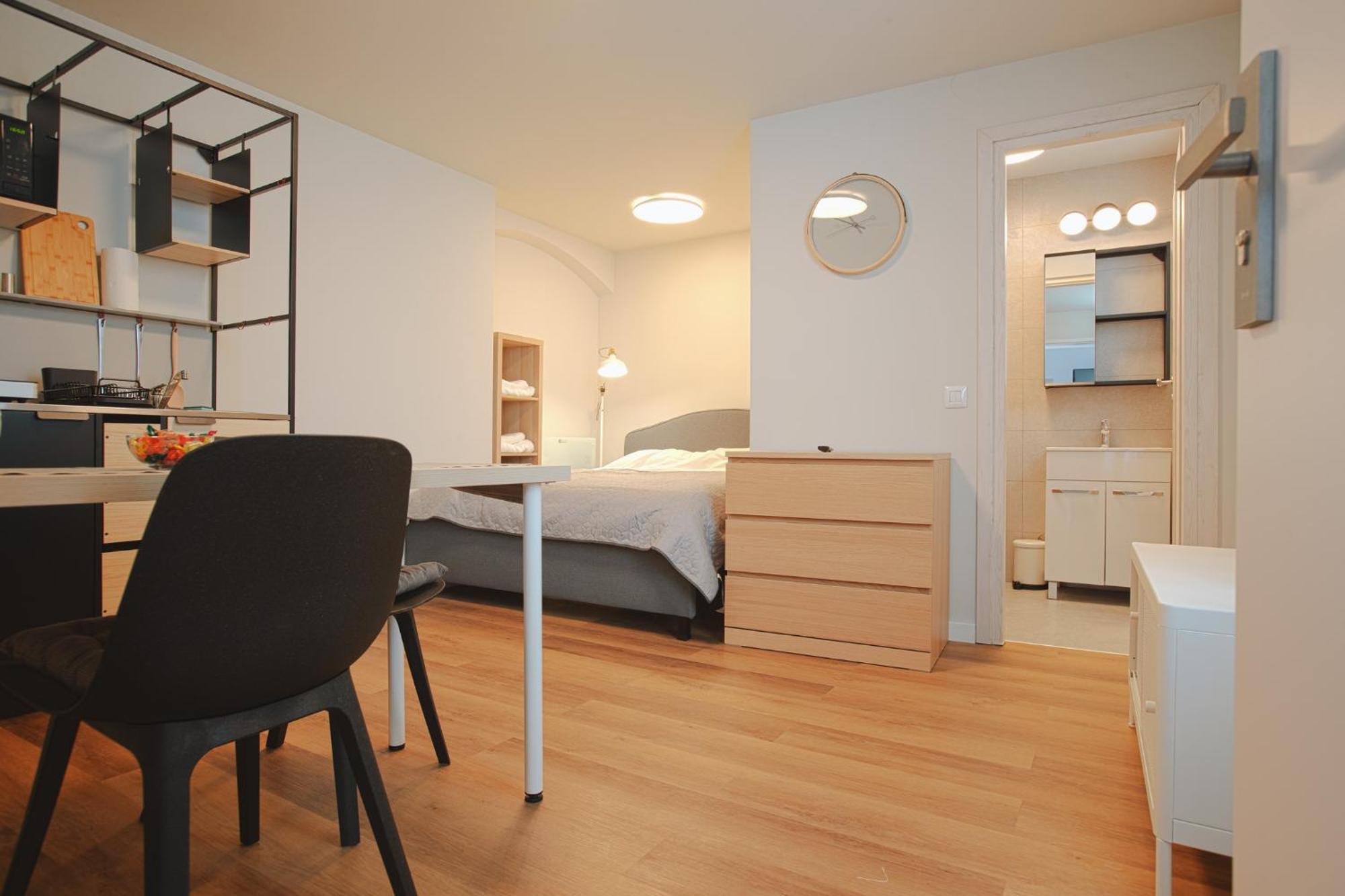 3 Min To Everything-Stylish-Modern-Old Fortress Braşov Esterno foto